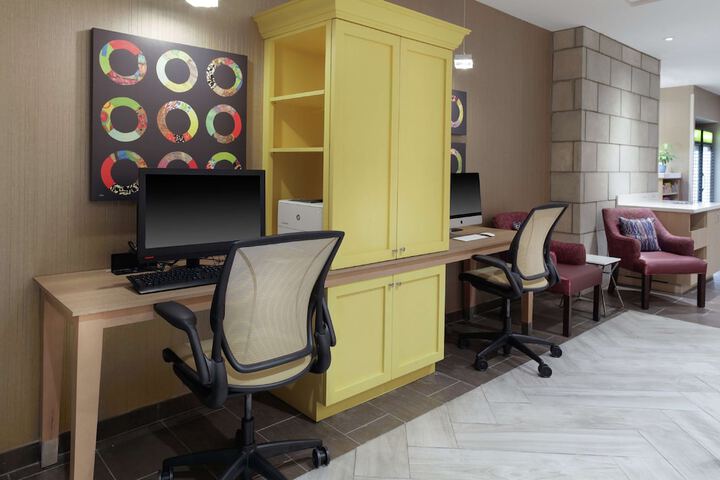 Business Center 26 of 26