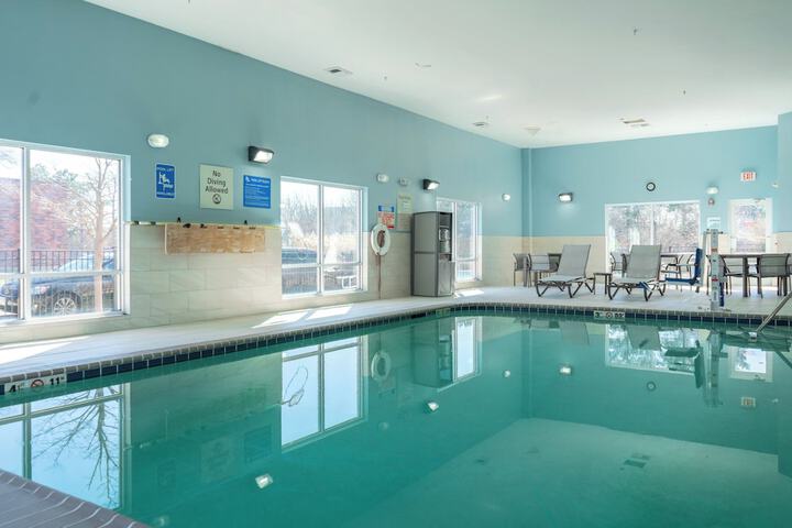 Holiday Inn Express Hotel & Suites a Lake Zurich-Barrington by IHG