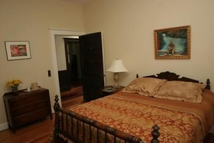 Room 25 of 44