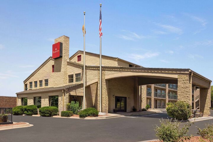 Hotel 4 of 63
