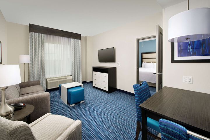 Room 13 of 37