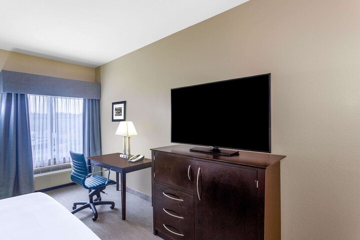 Room 13 of 35