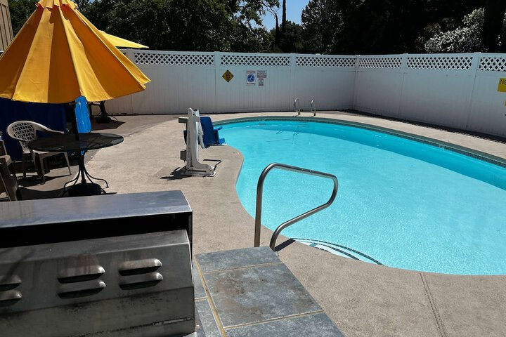 Pool 9 of 40