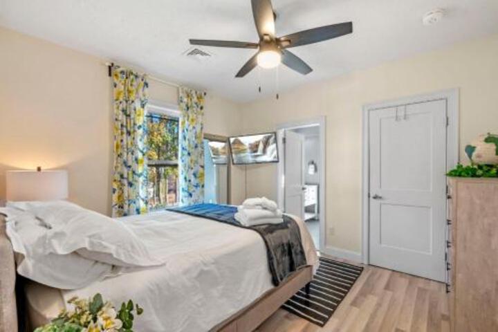 Private Luxury Framingham Condo Near Boston