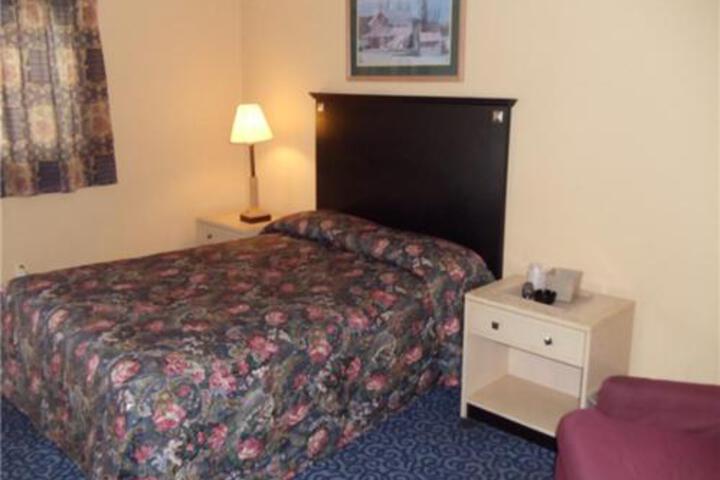 Fernwood Motel