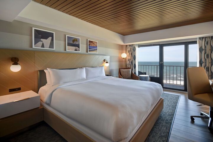 DoubleTree by Hilton Virginia Beach Oceanfront South