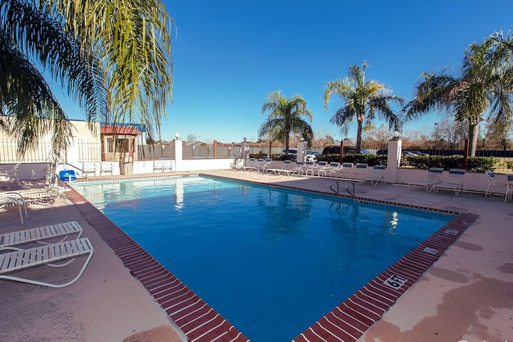Pool 9 of 74