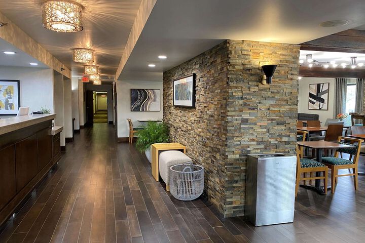 Hotel Interior 6 of 43