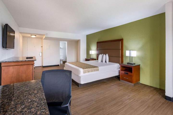 Room 19 of 35