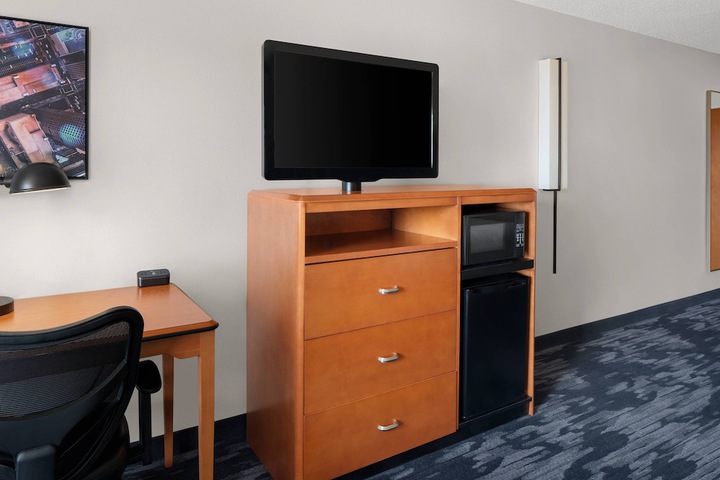 Room 9 of 27