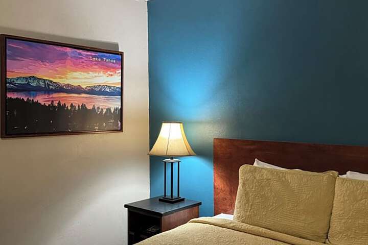 Room 10 of 17
