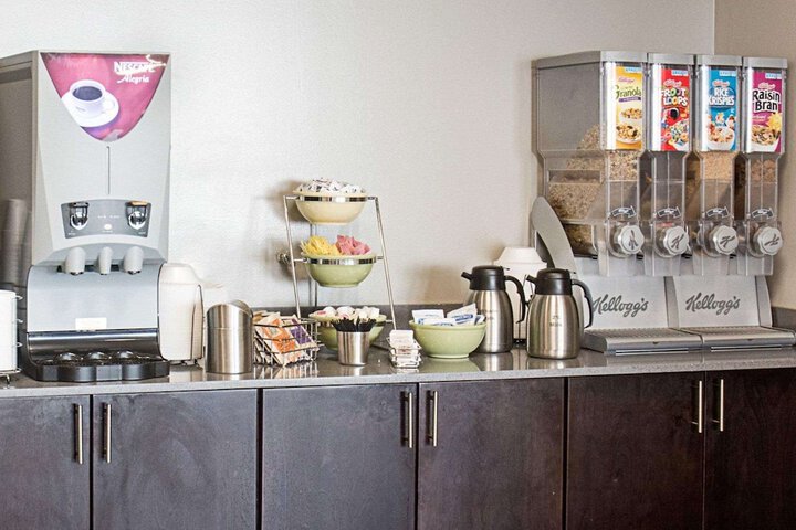 Breakfast/Coffee Service 53 of 67