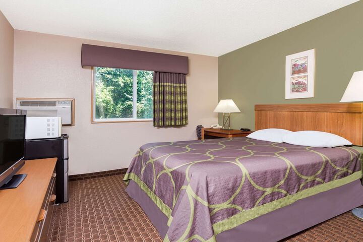 Room 13 of 23