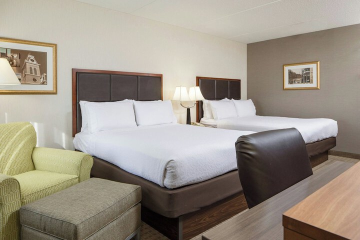 Holiday Inn Manchester Airport by IHG