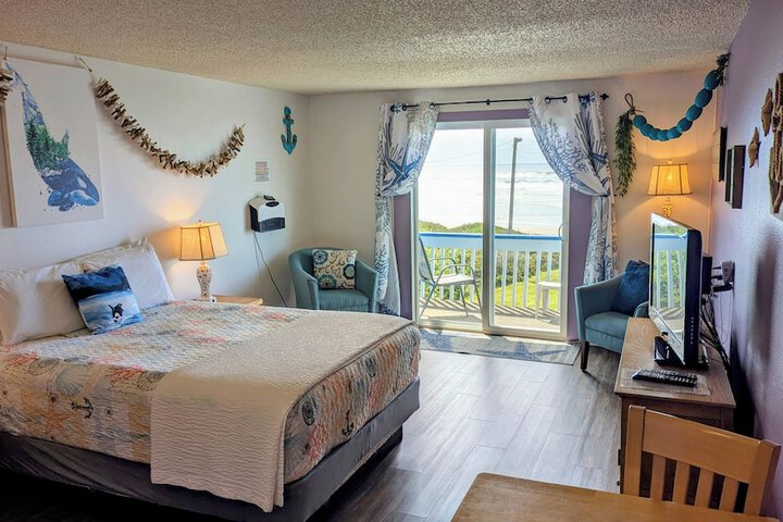 Silver Surf Motel