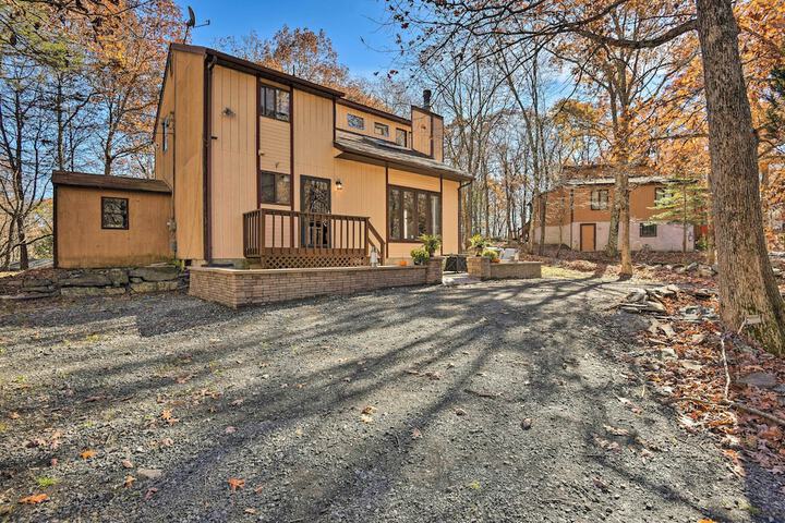 Poconos Vacation Rental w / Pool Access & Hot Tub!