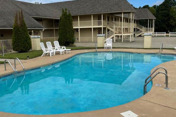 Pool 6 of 21