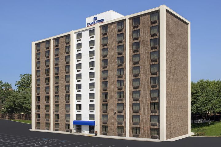 Hotel 2 of 33