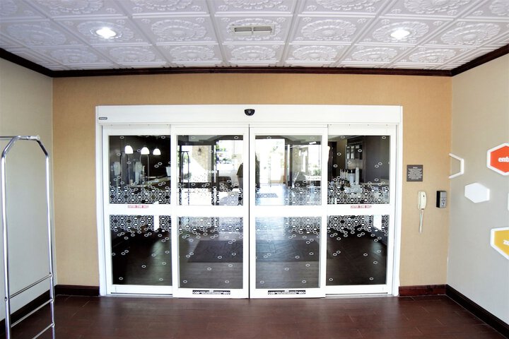 Hotel 2 of 123