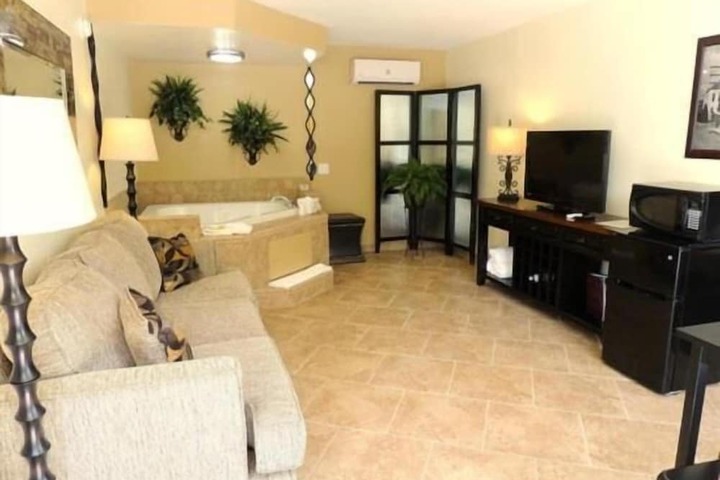 Carmel Inn & Suites