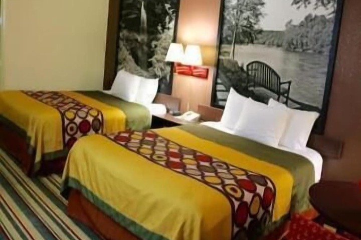 Super 8 by Wyndham Dublin