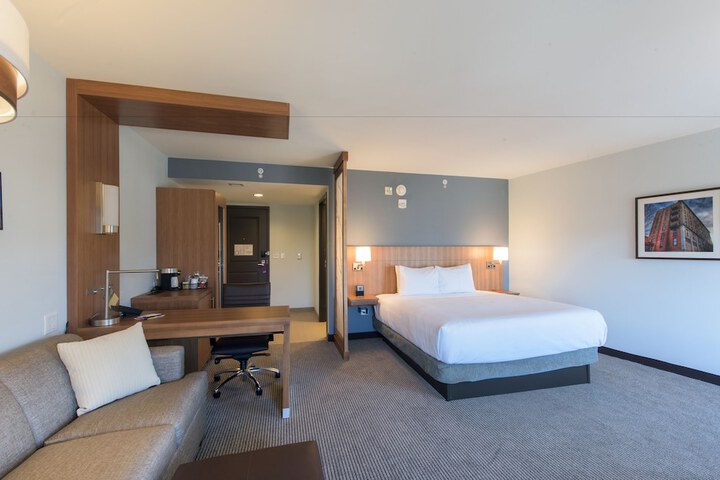 Room 46 of 85