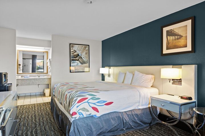 Room 52 of 63
