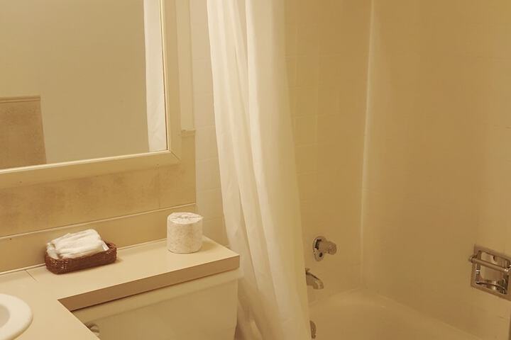 Room 11 of 20