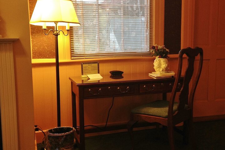 Room 26 of 105