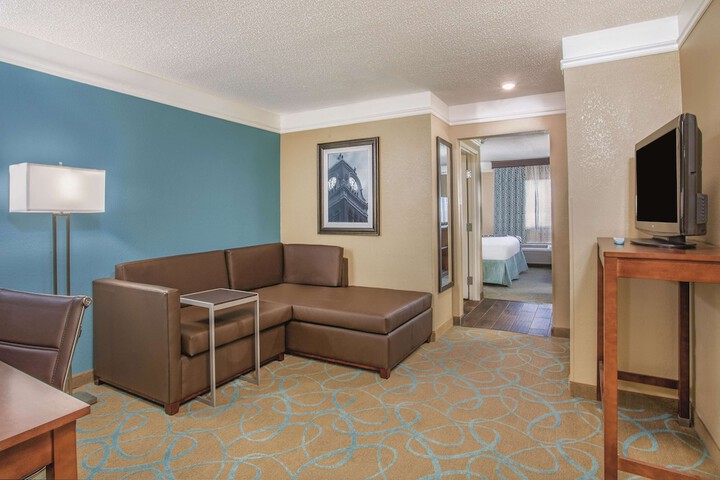 Room 15 of 25