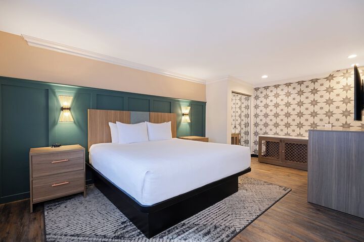 Room 95 of 149