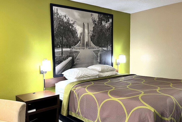 Super 8 by Wyndham Lafayette / Purdue Area