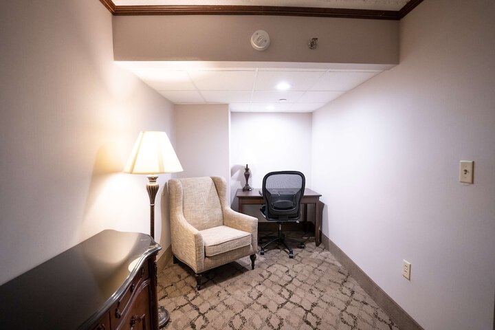 Room 9 of 17