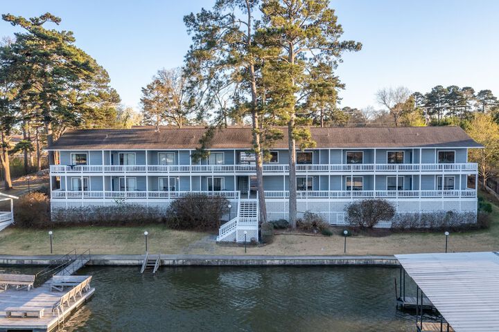 The Hamilton - Lakefront & Studio Suites Hot Springs
