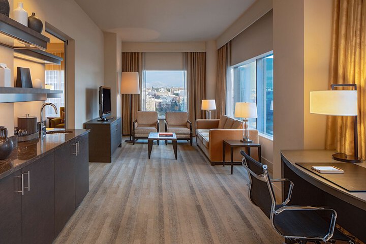 Hyatt at Olive 8