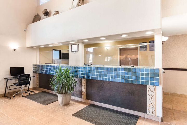 Hotel Interior 7 of 36