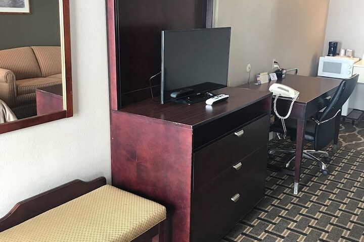 Room 15 of 25