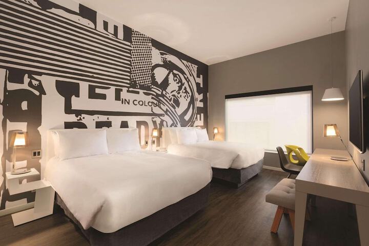 Room 10 of 36