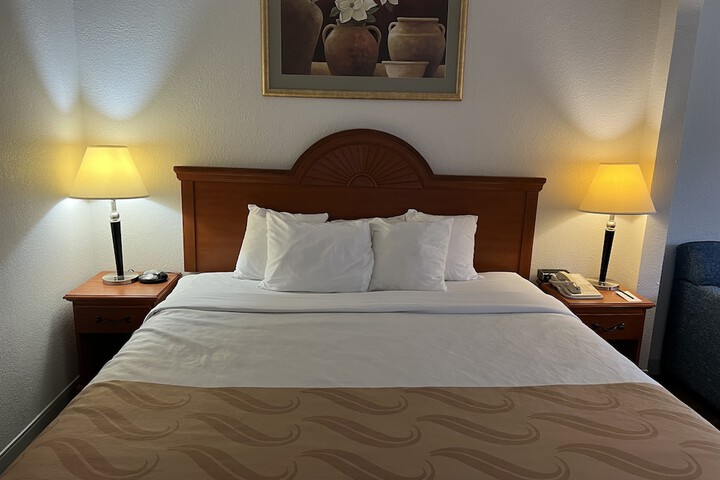 Room 12 of 33