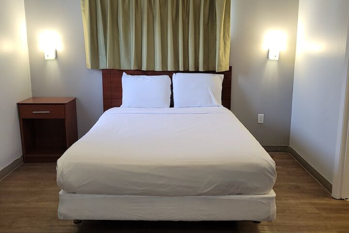 Room 13 of 26