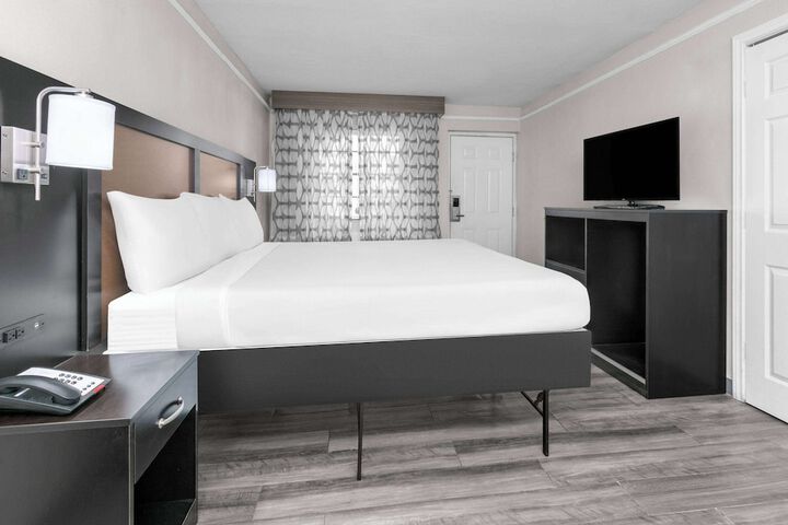 Room 35 of 44