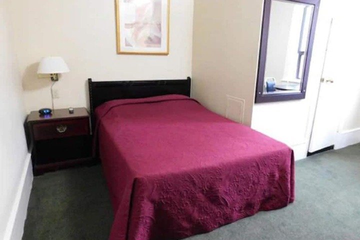 Room 11 of 36