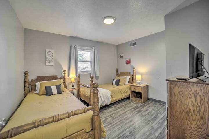 Near Mines & Meadows: Spacious Home w / Game Room