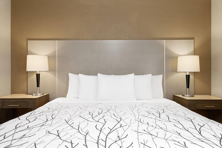 Eastland Suites Hotel & Conference Center Trademark by Wyndham