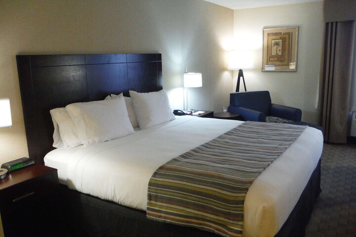 Room 12 of 18