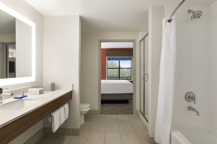 Room 20 of 39