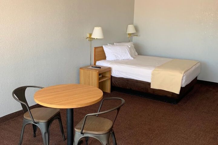 Room 29 of 37