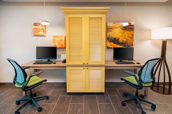 Business Center 45 of 45