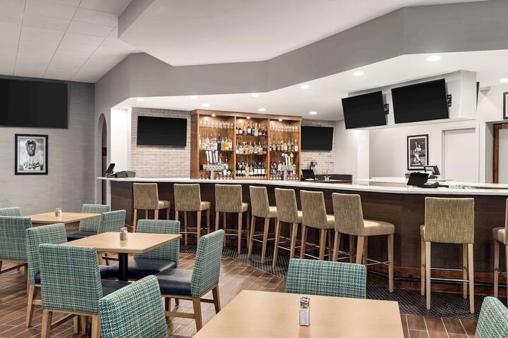 Doubletree by Hilton Fort Myers at Bell Tower Shops