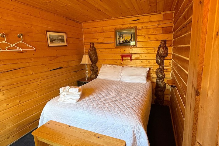 Earthsong Lodge